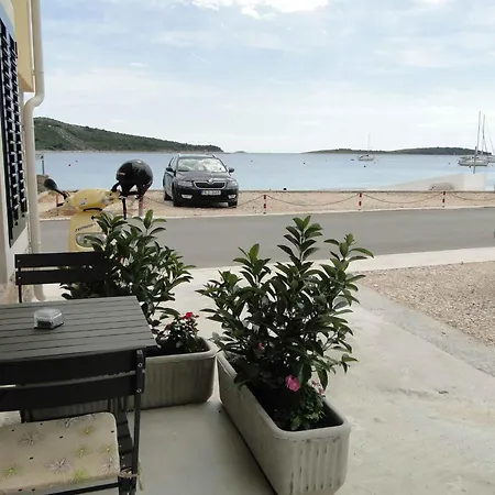 Daire Beachfront Primosten-sibenik Riviera 36073 *